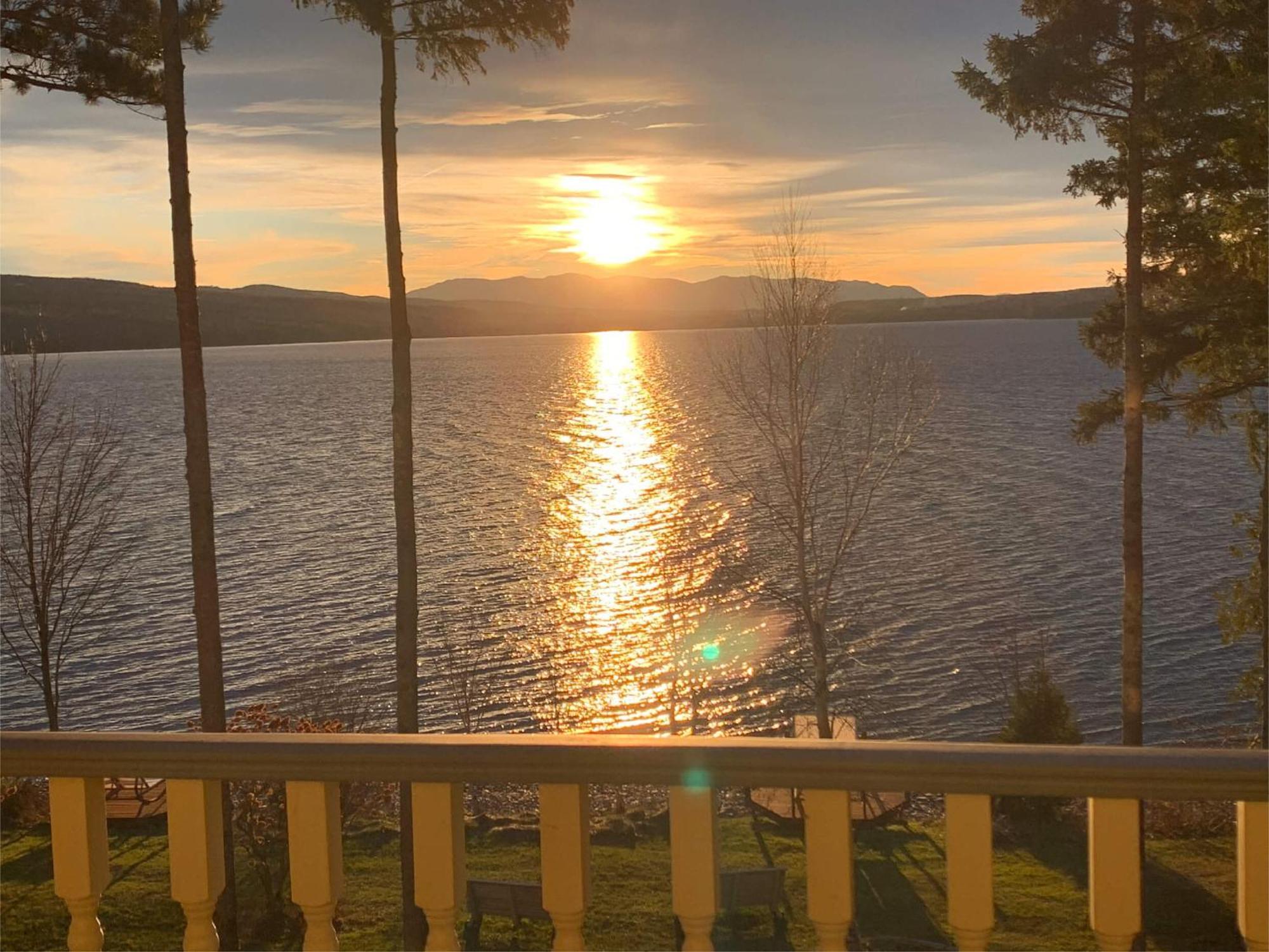Estello Suites & Spa Lac-Mégantic Szoba fotó