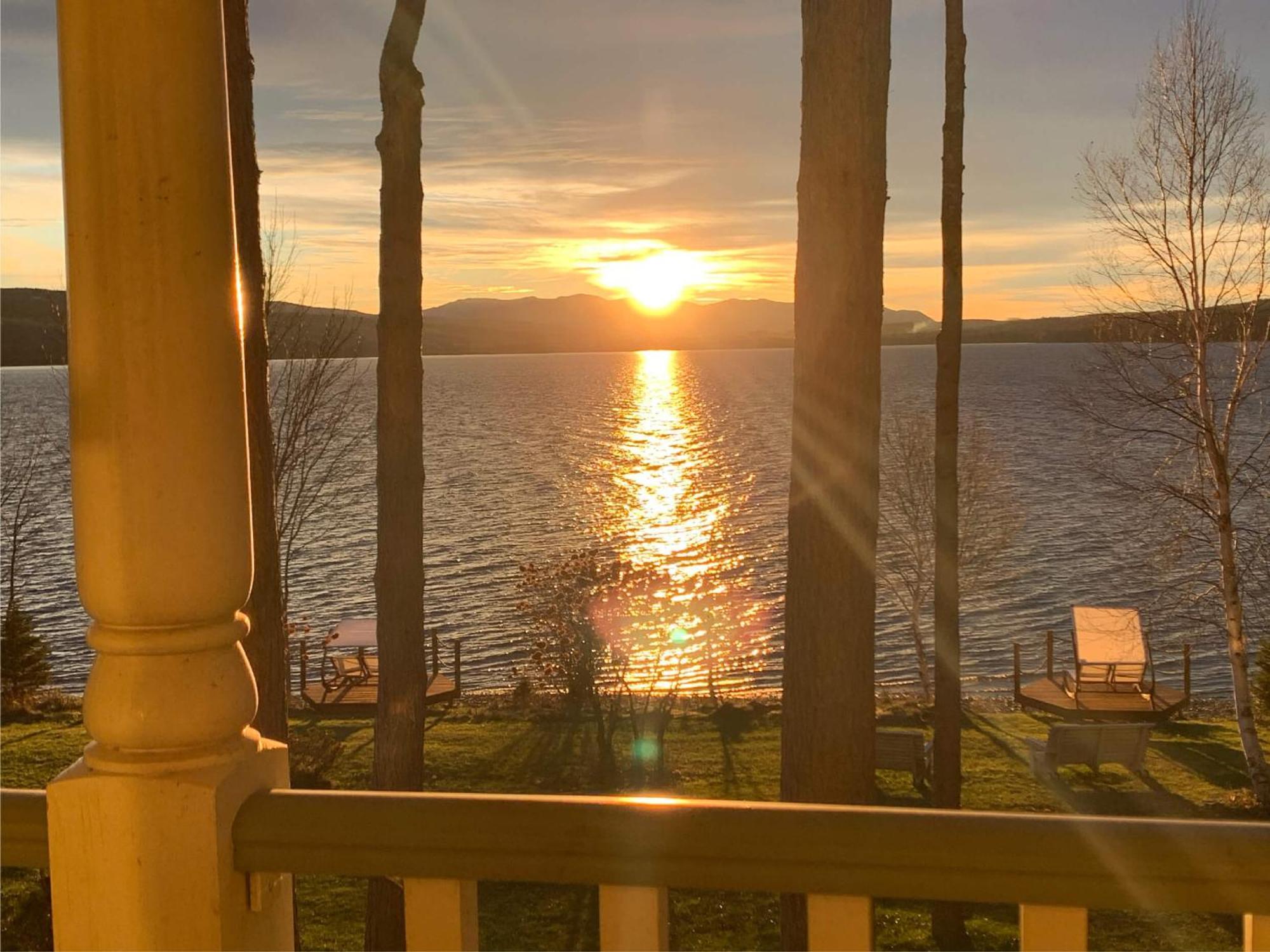 Estello Suites & Spa Lac-Mégantic Szoba fotó